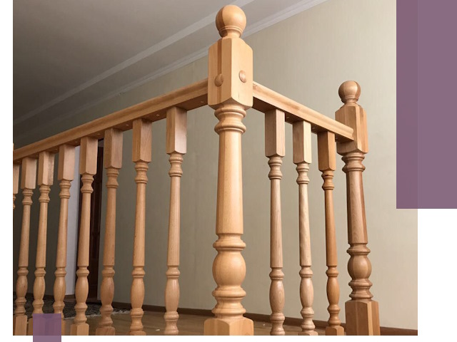 Деревянные перила на заказ в Рубцовске: монтаж и изготовление