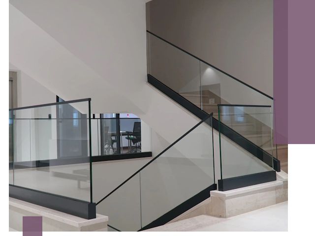 Стеклянные перила премиум-класса с установкой в Рубцовске