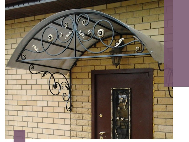 Изготовление козырьков из металла под ключ в Рубцовске