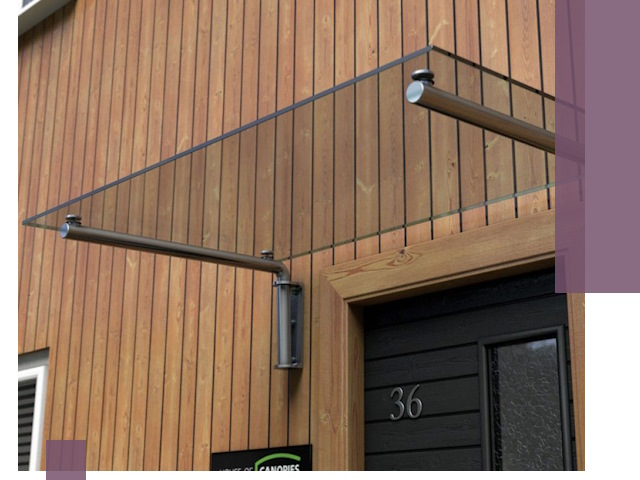 Стеклянные козырьки на входы и фасады в Рубцовске