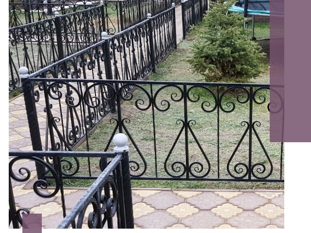 Кованые газонные ограждения под ключ в Рубцовске